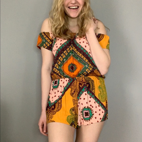 Off The Shoulder Romper - Picture 2 of 6